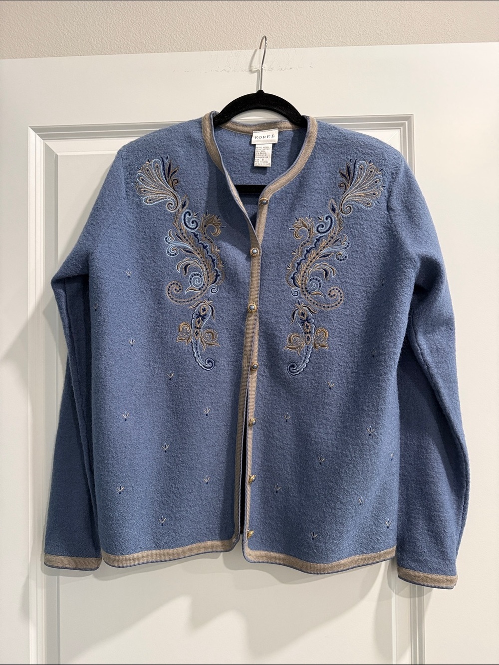 Koret vintage embroidered cardigan sz s